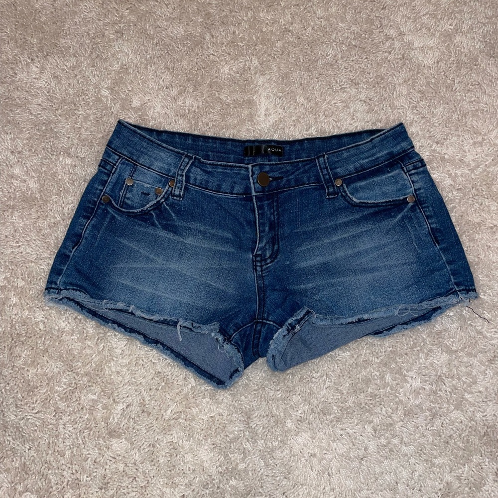Aqua 26 low waisted jean shorts